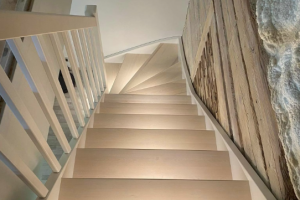 Andu Trepp OÜ Trepiehitus, puidust trepid, puidust trepipiirded, puidust trepp