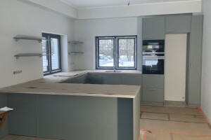 Oyram OÜ Mööbli kokkupanek ja paigaldus