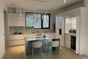 Oyram OÜ Mööbli kokkupanek ja paigaldus