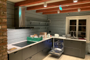 Oyram OÜ Mööbli kokkupanek ja paigaldus