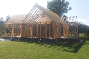 Household OÜ Puitehitised, puitkarkassmaja ehitus, puitkarkassmaja püstitamine, puitkarkassid