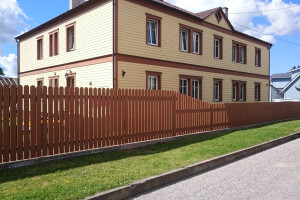 Proverteks OÜ Aia ehitus, Puitaed sokliga, kaarega lipp. Puitaia ehitus.