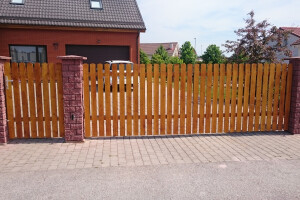 Proverteks OÜ Aia ehitus, Taastatud aiapostid - Columbia murtudkivist. Aiapostide ladumine, aiapostide taastamine.