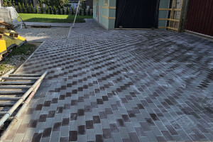 T & P EHITUS GRUPP OÜ Tänavakivide paigaldus