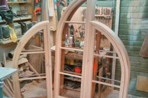 VAADERPUU OÜ Eritellimusmööbel, puidust aknapaled, puitaknad, puidust aknalauad