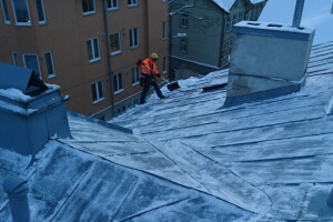 ROPETECH OÜ Puhastusteenused, katuse lumetõrje, katuse lumetõrjetööd, lume eemaldamine katuselt