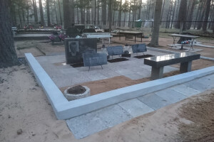 TIIGRE TEENUSED OÜ Haljastustööd, kalmistu hooldus; kalmistu korrashoid; hauaplatside hooldus; hauaplatside korrashoid; hauapiirded; hauapiirete paigaldamine