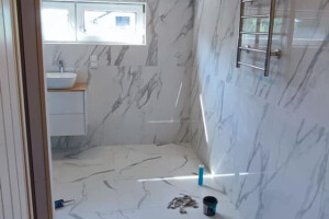 TRUSTONE OÜ Siseviimistlustööd, pesuruumide plaatimine, pesuruumide plaatimistööd, plaatide paigaldus