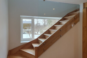 ALUFER OÜ Klaasimistööd, trepilahendused, klaasist trepipiirded, klaasimine