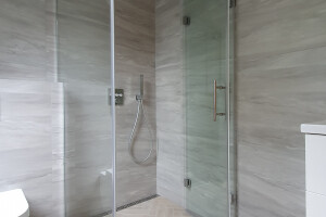 ALUFER OÜ Klaasimistööd, vannotoaremont, klaasitööd, klaassein