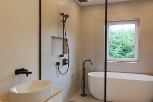 ALUFER OÜ Klaasimistööd, vannotoaremont, klaasitööd, klaassein