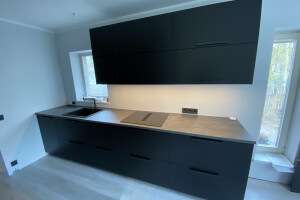 DE MÖÖBEL OÜ Mööbli kokkupanek ja paigaldus