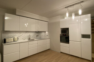 DE MÖÖBEL OÜ Mööbli kokkupanek ja paigaldus