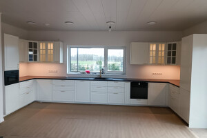 DE MÖÖBEL OÜ Mööbli kokkupanek ja paigaldus