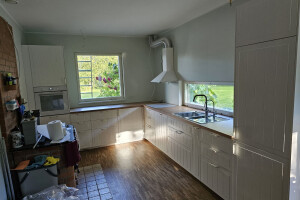 DE MÖÖBEL OÜ Mööbli kokkupanek ja paigaldus