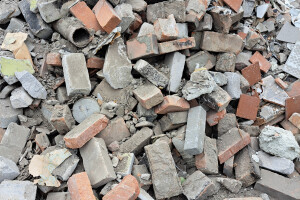 R TOOTED OÜ Puhastusteenused, puhastusteenused; ehitusjäätmete utiliseerimine; ehitusjäätmete äravedu; okste vedu