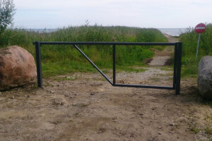 Veega Grupp OÜ Aia ehitus, tõkkepuu, aedade metallkonstruktsioonid, sissesõidutõkkepuu