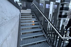 KOLM TÄPPI OÜ Trepiehitus