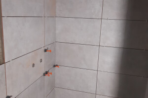 VEDOKASTROI OÜ Plaatimistööd, plaatimistööd; plaatimine; vannitubade remont; siseviimistlus