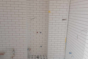 VEDOKASTROI OÜ Plaatimistööd, plaatimistööd; plaatimine; vannitubade remont; siseviimistlus