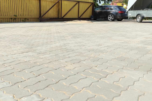 EHITUS- JA PUUSEPPMEISTER OÜ Tänavakivide paigaldus