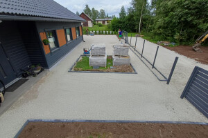 EHITUS- JA PUUSEPPMEISTER OÜ Tänavakivide paigaldus