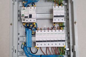JUHISTIK OÜ Elektritööd