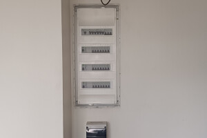 JUHISTIK OÜ Elektritööd, elektriinstallatsioon; elektritööd; siseelektritööd; elektrisüsteem