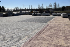 RAKS EHITUSTEENUS OÜ Tänavakivide paigaldus, tänavakivide pagaldustööd, tänavakivide paigaldamine, tänavakivide paigaldusega