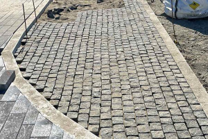 RAKS EHITUSTEENUS OÜ Tänavakivide paigaldus, tänavakivide pagaldustööd, tänavakivide paigaldamine, tänavakivide paigaldusega
