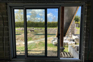 GLUGGA GROUP OÜ Uste- ja akende paigaldus