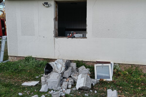 GLUGGA GROUP OÜ Uste- ja akende paigaldus