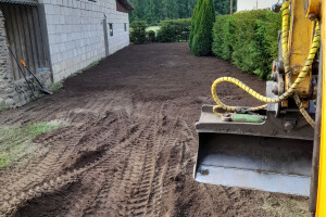 LOGMASTER OÜ Kaevetööd, pinnase kaevetöö, miniekskavaatori kaeveteenus, kaevetööd miniekskavaatoriga