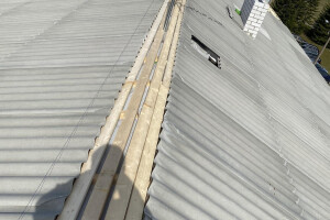 AIJ Group OÜ Renoveerimine, eterniitkatuse vahetamine, kivikatuse paigaldus, katuse renoveerimine