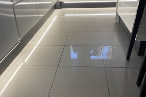 Arksmer OÜ Plaatimistööd, köögi plaatimine, põrand, plaat