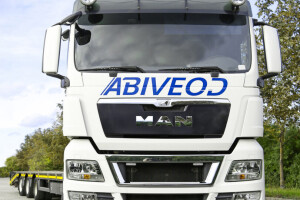 Abiveod OÜ , transporditeenused, poolhaagis, veos