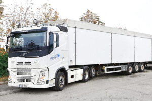 Abiveod OÜ , transporditeenused, poolhaagis, veos