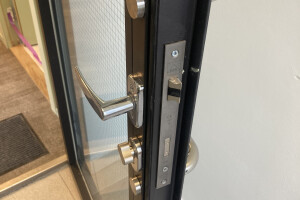 Lehtla Lukud OÜ Uste- ja akende paigaldus