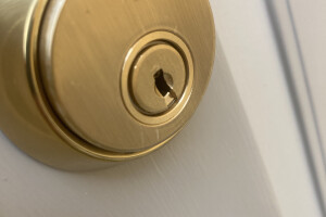 Lehtla Lukud OÜ Uste- ja akende paigaldus