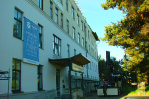 Eurisco Ehitus OÜ Renoveerimine, Kortermaja katuse renoveerimine. Kortermaja renoveerimistööd.