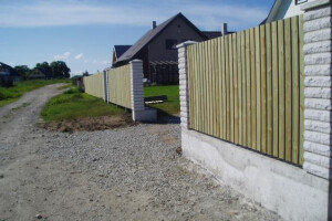 Peruks Grupp OÜ Aia ehitus, Aed ja värav Lagedil, aia ehitamine