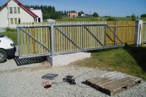 Peruks Grupp OÜ Väravad, Aed ja värav Lagedil, väravate ehitus