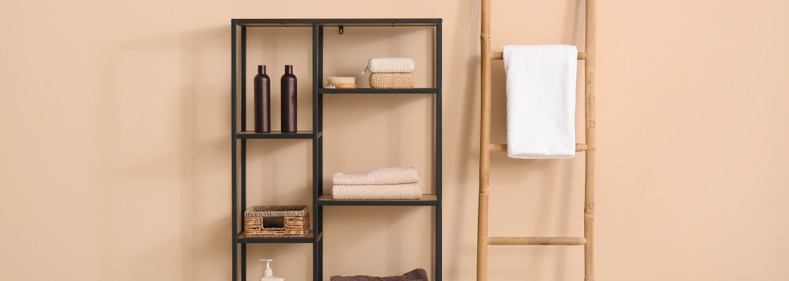 käterätikute hoiustamine, saunalinade hoidmine, hoiustamise lahendused, riiulid, redel, korvid, abilaud, käterätikute korv, riputuskohad, praktiline hoiustamine, hoiustamine väikeses ruumis, kuivatuskohad, stiilne hoiustamine, vannitoa lahendused