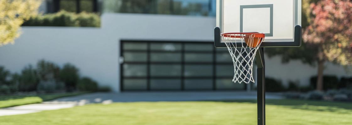 palliväljak aeda, kodune spordiväljak, kunstmuru paigaldus, mänguväljak rajamine, korvpalliplats aeda, võrkpalliplats ehitus, kummipõrand õue, spordiala lastele aeda, multifunktsionaalne mänguväljak, välispordiala ehitus