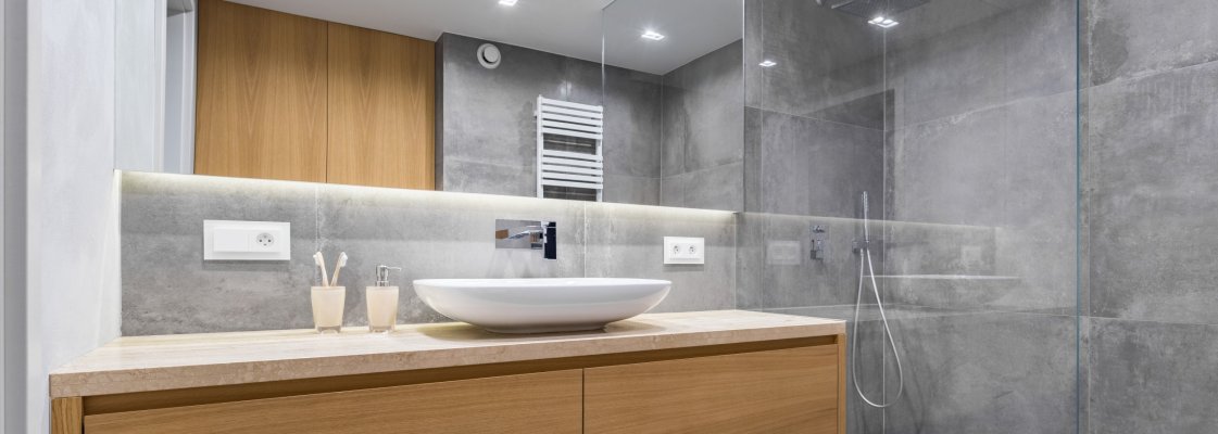 dušiseinad vannituppa, matt klaas, läbipaistev klaas, remont vannis, privaatsus dušis, dušinurga klaas, dušiseina valik, matt vs läbipaistev, parim dušisein, klaasi hooldus, klaasi puhastus, vannitoa lahendused, avarus vannis, ruumisäästlik dušisein