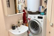 bathroom 1.jpeg