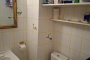 bathroom 3.jpg