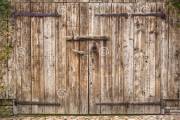 old-weathered-barn-door-wooden-steel-hinges-43420392.jpg