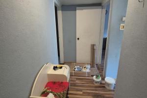 krohvitud seina kohtpahteldused ja värvimine.jpg