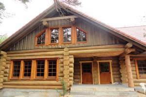 4 Maja värvimine Kanamal.jpg